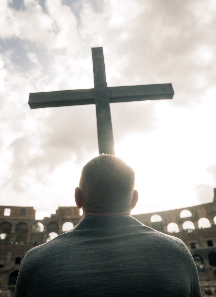 TheNotoriousMMA's tweet image. ✝️