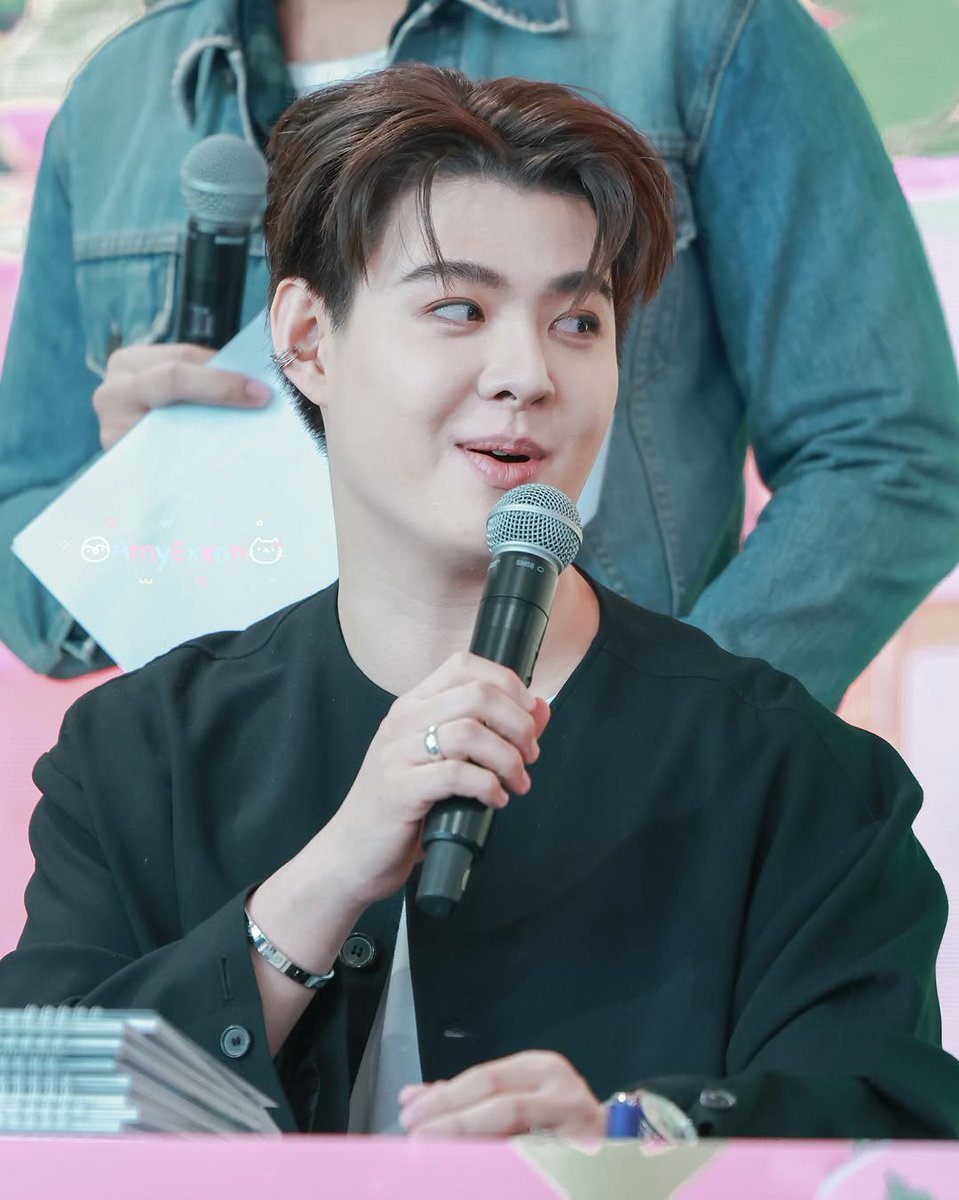 Saintsup_Latino's tweet image. ❤️✨️

📸 IG: amyexxon

SAINT X CALENDAR CH3
#แจกปฏิทินช่อง3กับเซ้นต์
#Saint_sup #MingEr
#ปฏิทินช่อง3ปี2569
#เซ็นปฏิทินช่อง3ปี69D4