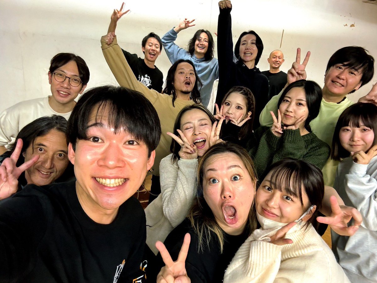 arata_bw's tweet image. 『#PANGEA』
集中稽古に突入しましたー！
ゆっくりとパズルのピースをはめていくような感覚でとても面白ーい！！
千秋楽のチケットが少なくなってきているので早めのご予約をお勧め☝️

ご予約はこちらから💁‍♂️
quartet-online.net/ticket/pangea2…