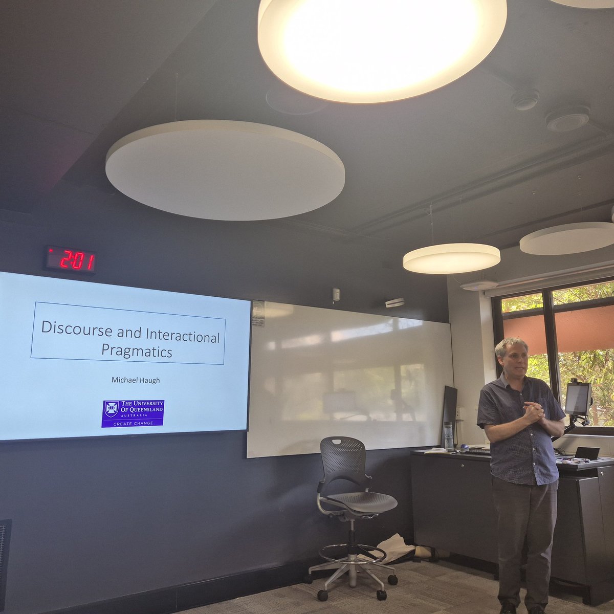 DDG_DCI's tweet photo. 🎙 We are extremely lucky to have Michael Haugh to give a workshop on #discourse and #interactional #pragmatics 🎉 https://t.co/dHbxGGZYvC