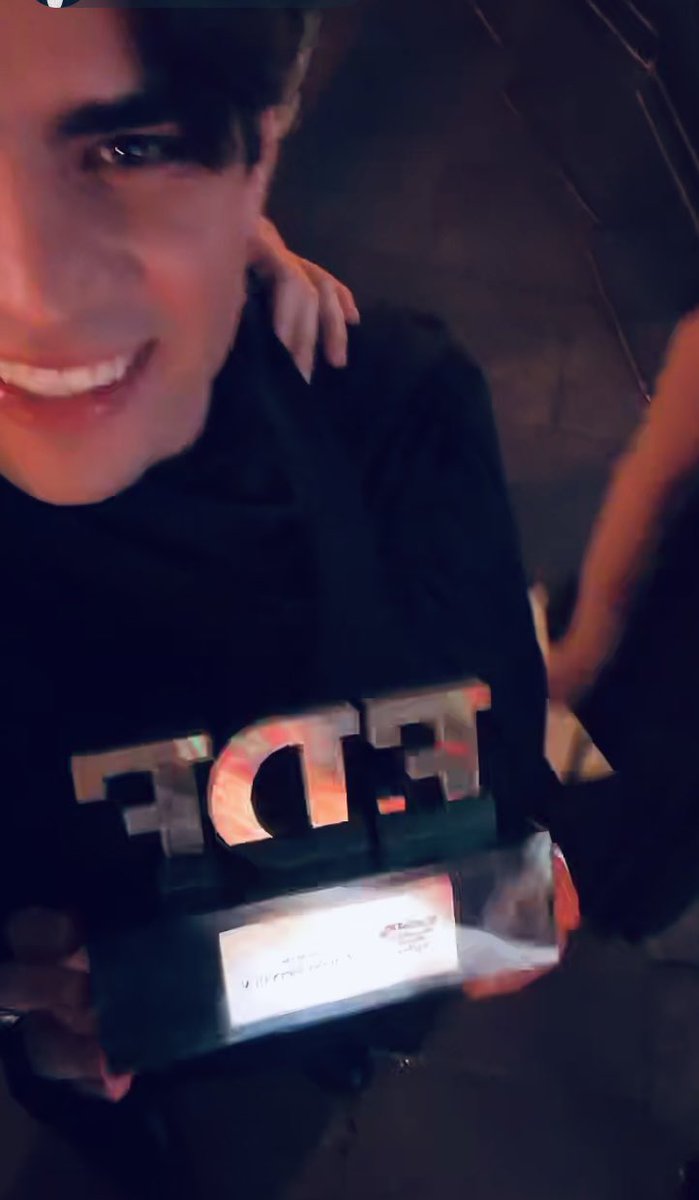 naii_mb5's tweet image. qué bonitas palabras del Icono del Año Aaron Mercury 😮‍💨✨ felicidades gatuno, más que merecido ese premio y reconocimiento, estoy segura que te esperan muchas más cosas increíbles!! 🖤

AARON MERCURY X ESTILODF
#AaronMercury #AARONATION