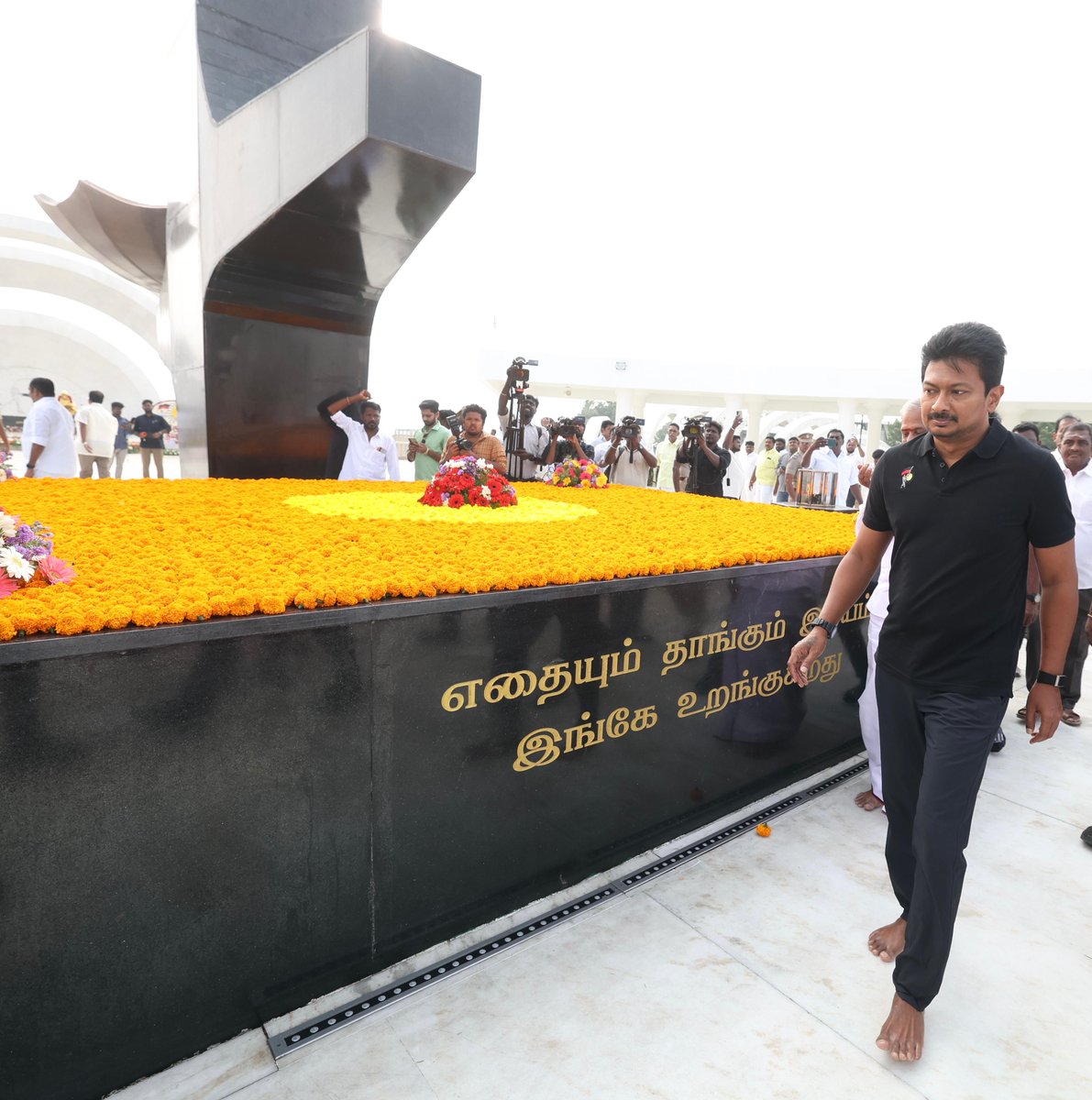Udhaystalin's tweet image. ஆதிக்கவாதிகளிடம் குவிந்திருந்த அதிகாரத்தை சாமானிய மக்களிடம் கொண்டு சேர்த்த தமிழ்நாட்டின் தலைமகன் பேரறிஞர் அண்ணா அவர்களின் நினைவிடத்தில் நமது பிறந்த நாளில் மரியாதை செலுத்தினேன்.

பேரறிஞர் அண்ணா வழியில் கடமை, கண்ணியம், கட்டுப்பாடு காப்போம்!

மாநில உரிமைகளையும் - சமூக நீதியையும்…