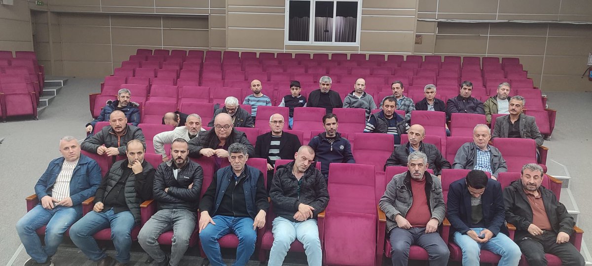 Mahalle Başkanımız <a href="/ademtopkaya5/">yagmur sena</a> Başkanlığında İlçe Yönetim Kurulu   üyemiz <a href="/ahmetballi2534/">Ahmet Ballı</a> meclis üyemiz <a href="/mridvanarslan/">Av.Mehmet Rıdvan ARSLAN 🇹🇷</a> katılımıyla  toplantımızı gerçekleştirdik
@AKParti_Esenler <a href="/EmrullahErkus/">Emrullah ERKUŞ</a>  <a href="/oktayilmaz18/">OKTAY YILMAZ</a> @VedatDestek <a href="/ycll_ayse38/">Ayşe Yücel</a>  <a href="/abdullahozdemir/">Abdullah Özdemir</a> #HerMahallesiyleEsenler