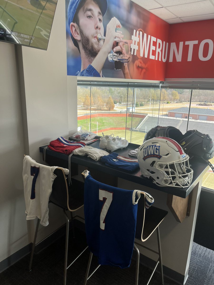 duane1k_'s tweet image. @_Coach_Weave HAD AN AMAZING TIME On MY OFFICIAL VISIT APPRECIATE EVERYTHING #GoWolves🐺