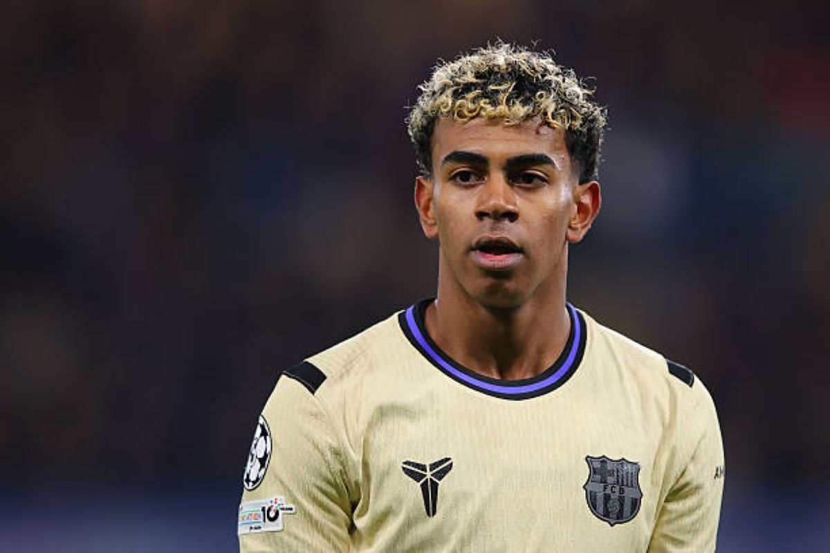 BarcaUniversal's tweet image. ❗️Barcelona are concerned because Lamine Yamal has become &apos;public enemy #1&apos; for opposing fans in away games.

It happened at Stamford Bridge, against Brugge, and at the Bernabeu.

— @sport