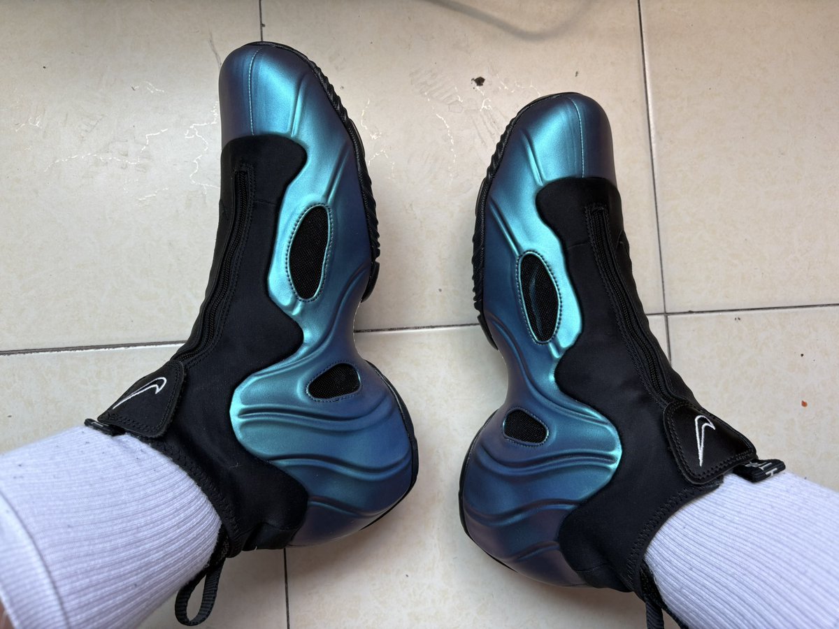 👨‍✈️ tweet media