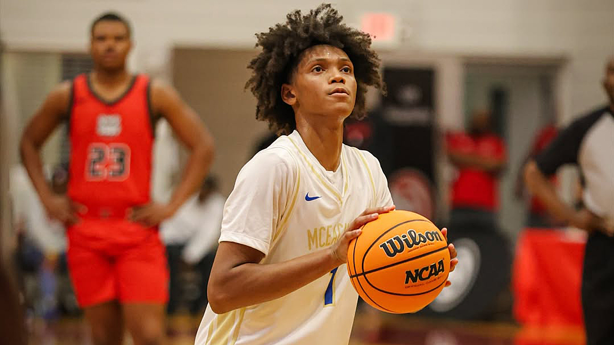 Ballislife's tweet image. Chase Lumpkin among the top performers in various classes who shined at the recent Hawks/Naismith Classic.

@rodgerbohn breaks down what went down in the ATL!

🔗 tinyurl.com/rwf9v9pk