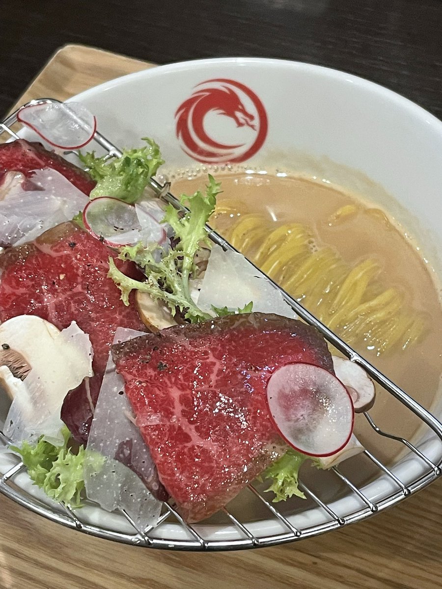 本日10/27(木)は定休日です。

限定ラーメン
飛騨牛骨白湯ラーメン　1,430円
あと1週間ぐらいやってます❗️
在庫状況で早まるかも💦
自家製ブレザオラが美味い😋

よろしくお願いします。