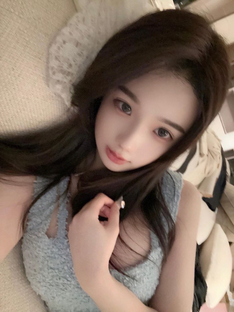 _davidcomas's tweet image. 被那猛烈的撞击操得像只发情母狗，那种模样真是性感至极！
快感如潮涌来，神智逐渐迷糊，胡话不断从嘴里溢出，啊啊啊，这种滋味简直让人欲罢不能……#反差 #痴女 #Wataa