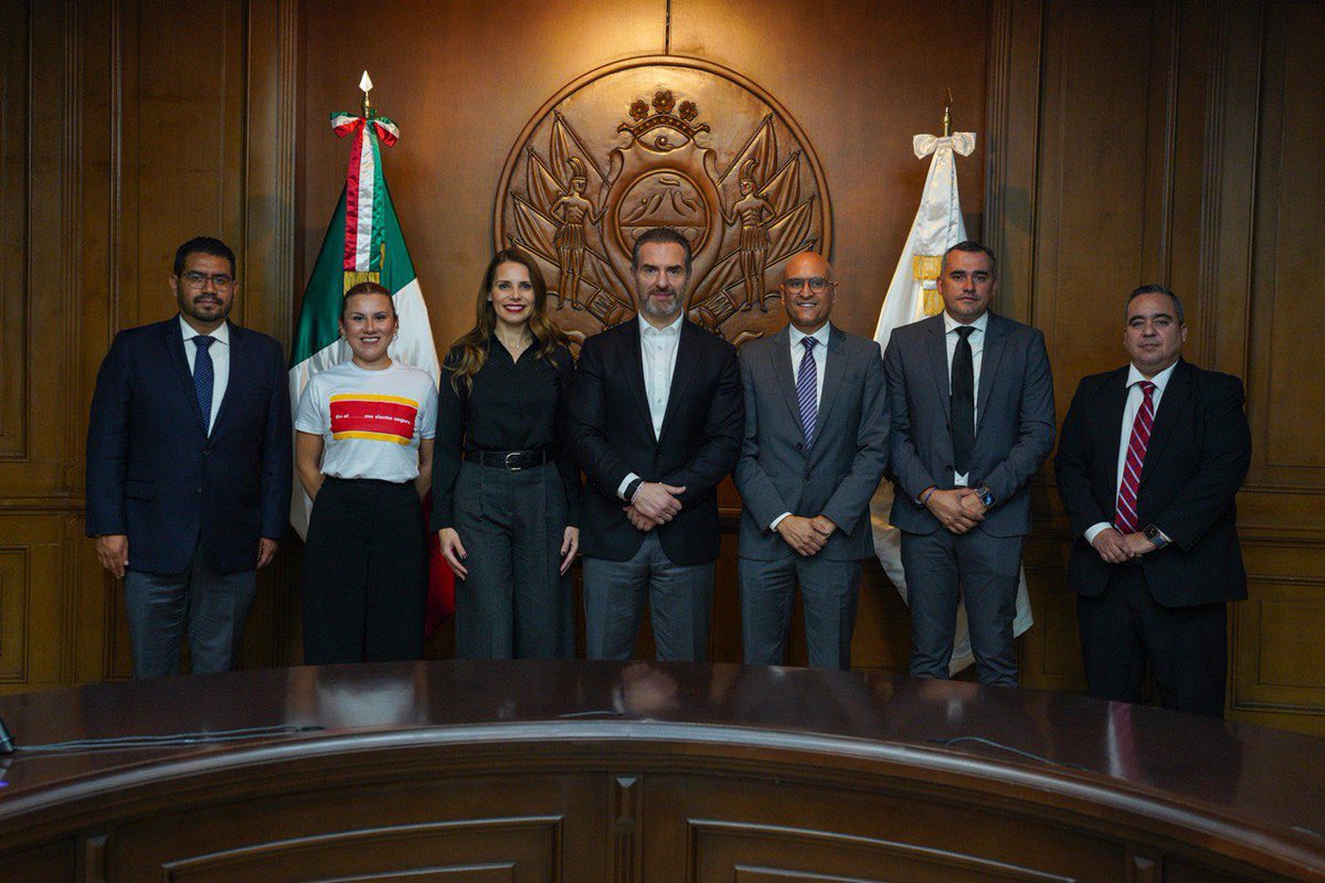 Adrián de la Garza tweet media