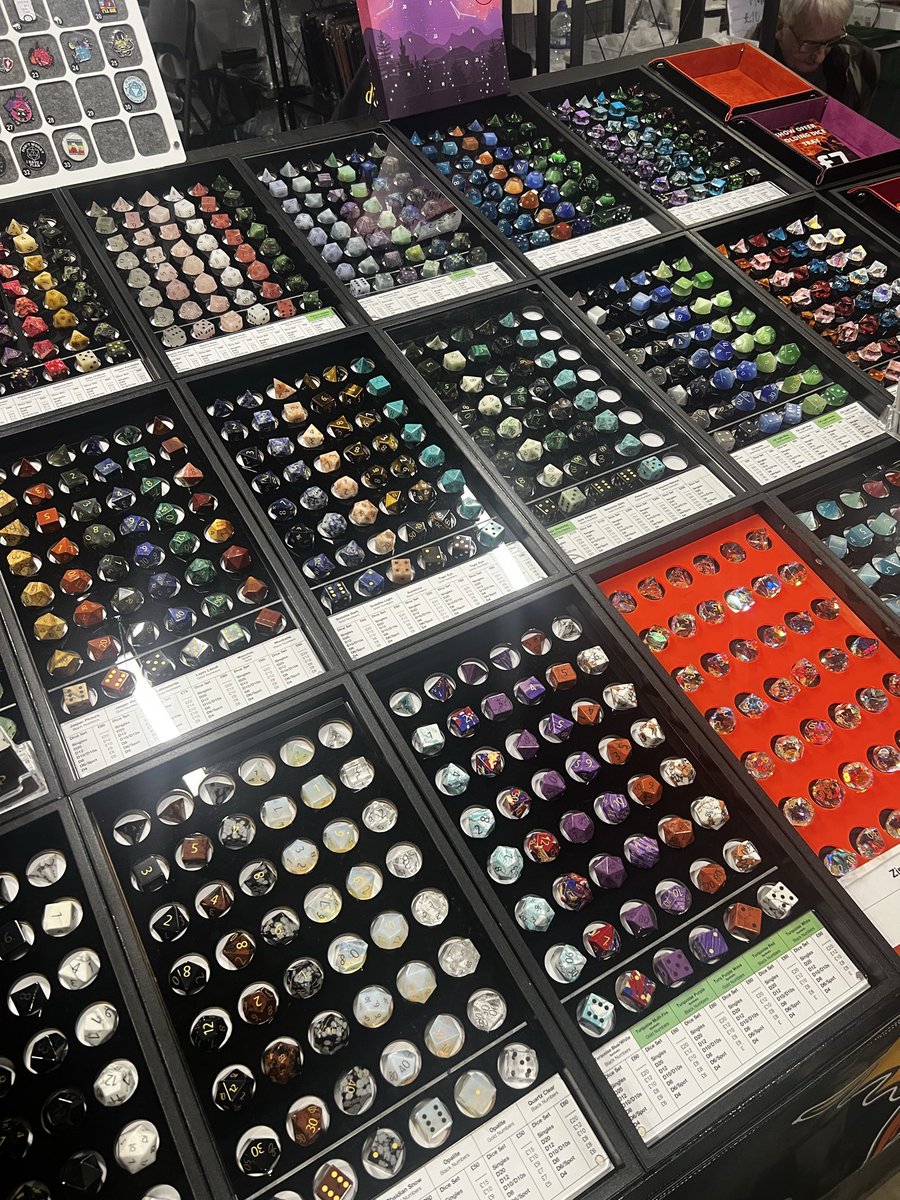 ggcheesy's tweet photo. The most beautiful stall at Comic-Con tbh https://t.co/wr1n9UjPfd