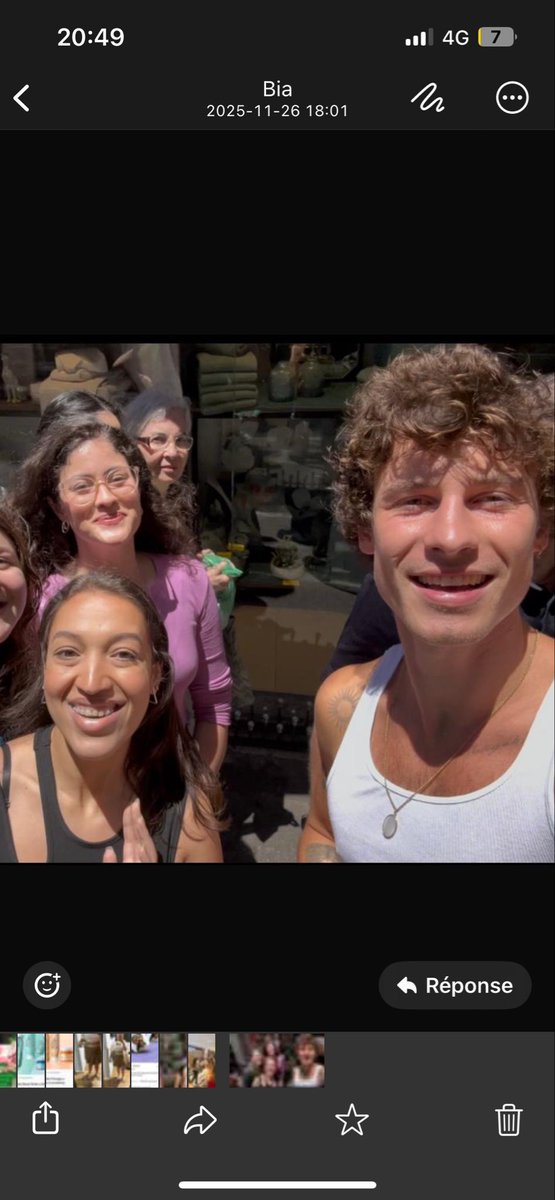 larryctioner's tweet photo. GEBTE EU TIREI FOTO COM O SHAWN HOJE VVS TEM NOÇÃO????????????,? https://t.co/QuDXXlklWa