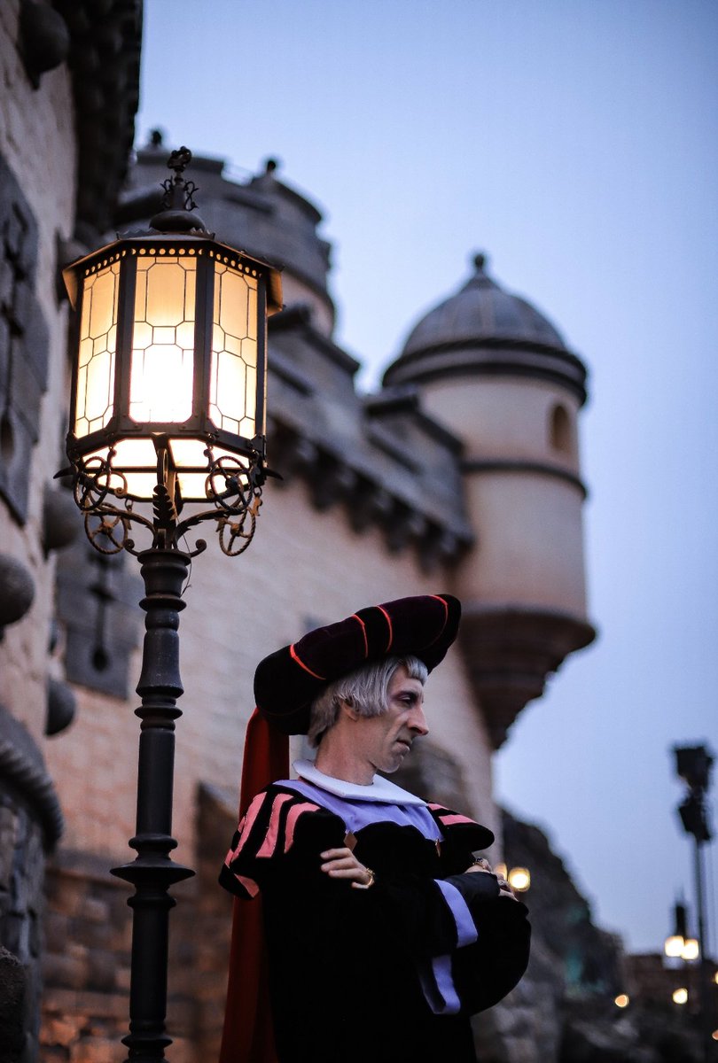 見たまえ　あの俗悪さを！💃🏾🫵🏻❤️‍🔥

📸 ： りょうさん　<a href="/d_mikimini_ryo/">りょう</a> 
🔥フロロー判事：<a href="/fujimaccha4649/">Disco</a>

#フロロー #エスメラルダ  
#ノートルダムの鐘 #Dハロ仮装2025