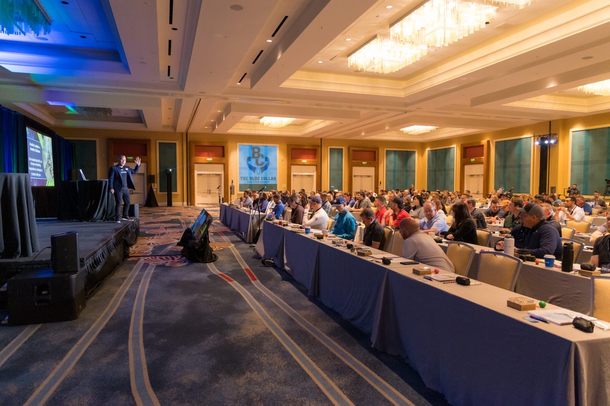 BlueCollarSG's tweet image. Day 1 of #AccelerationDays®Workshop = unstoppable energy! ⚡

Kenny Chapman’s “Edge of Greatness” call: embrace possibility, lead with purpose. Sessions on trust, tech &amp;amp; culture + epic hallway convos proved this group came to level up. 📸

#ProudToBeBlueCollar™