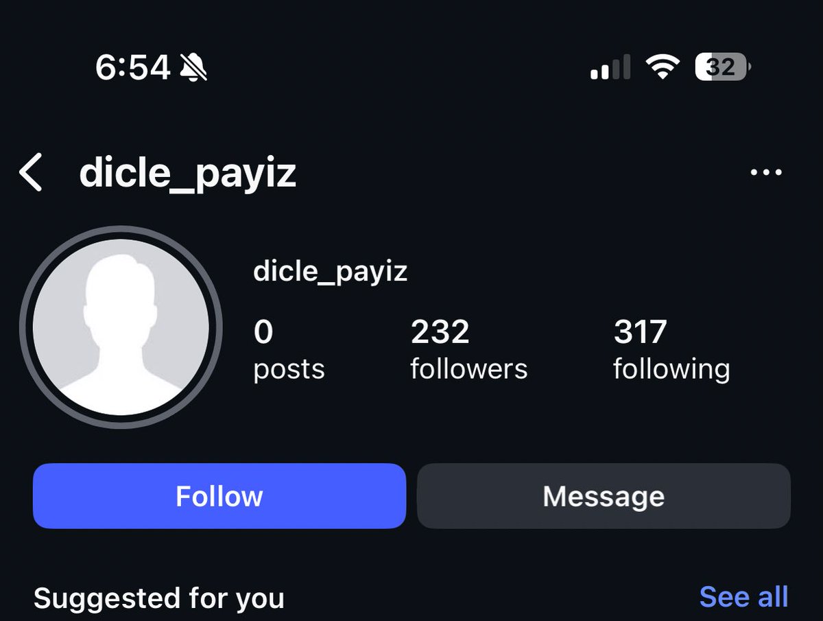 backupweenie's tweet image. okay i found their account and they posted a photo on their story pretending to be me - this is NOT my instagram if yall could please fucking report this page i’m legit so irritated rn