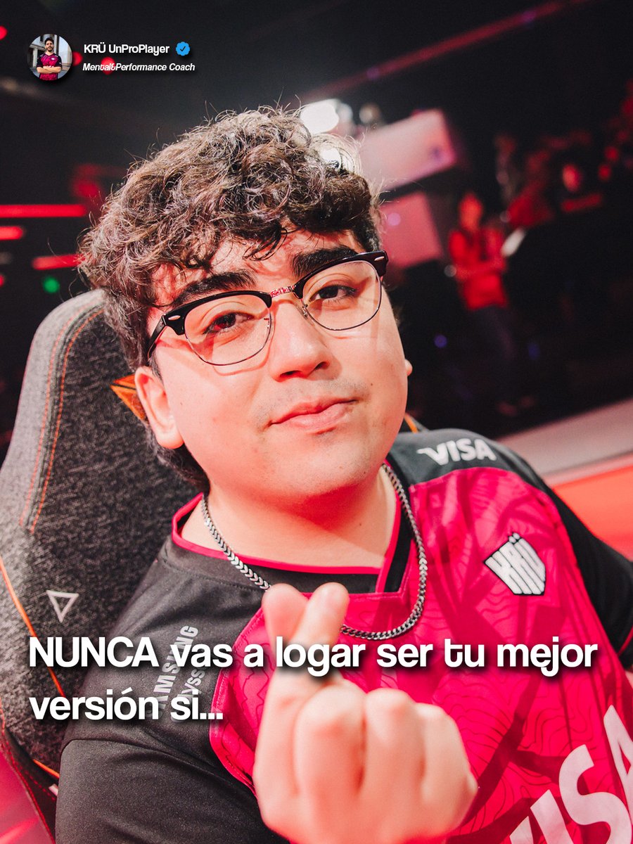 Unproplayer_'s tweet image. 🧠No vas a alcanzar tu mejor versión mientras tu mente juegue en tu contra.

La ciencia es clara:
✔️ evitar errores aumenta la ansiedad
✔️ no regular emociones baja tu rendimiento
✔️ la confianza real nace de tu identidad, no del resultado
✔️ la resiliencia —no el talento— es lo…