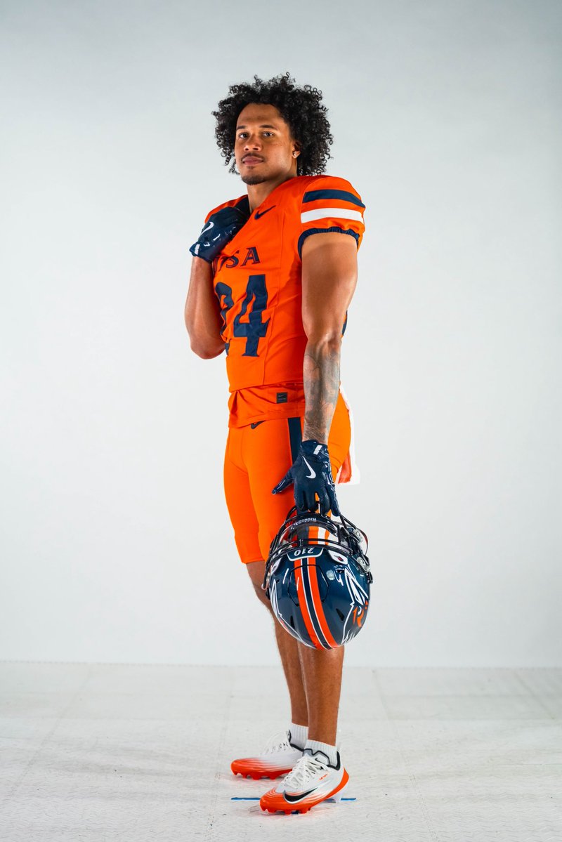 Xavier_Walton_'s tweet image. Thank you @UTSAFTBL for an amazing visit!