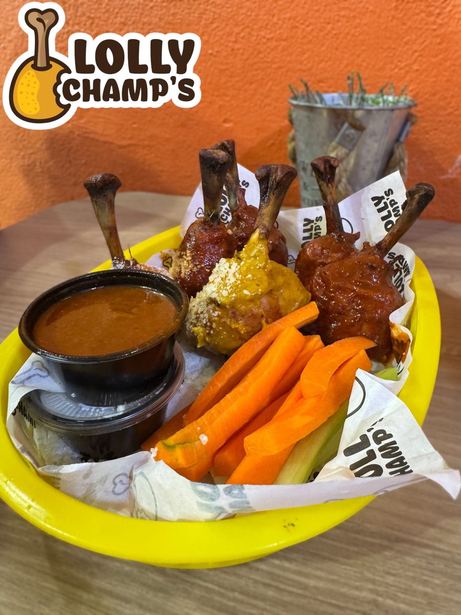 ☔️Día de lluvia = día de comida a domicilio.📲🏠
¡Pide tus bates picositos! 🍗🌶️❤️‍🔥😍WhatsApp:81 2919 7348