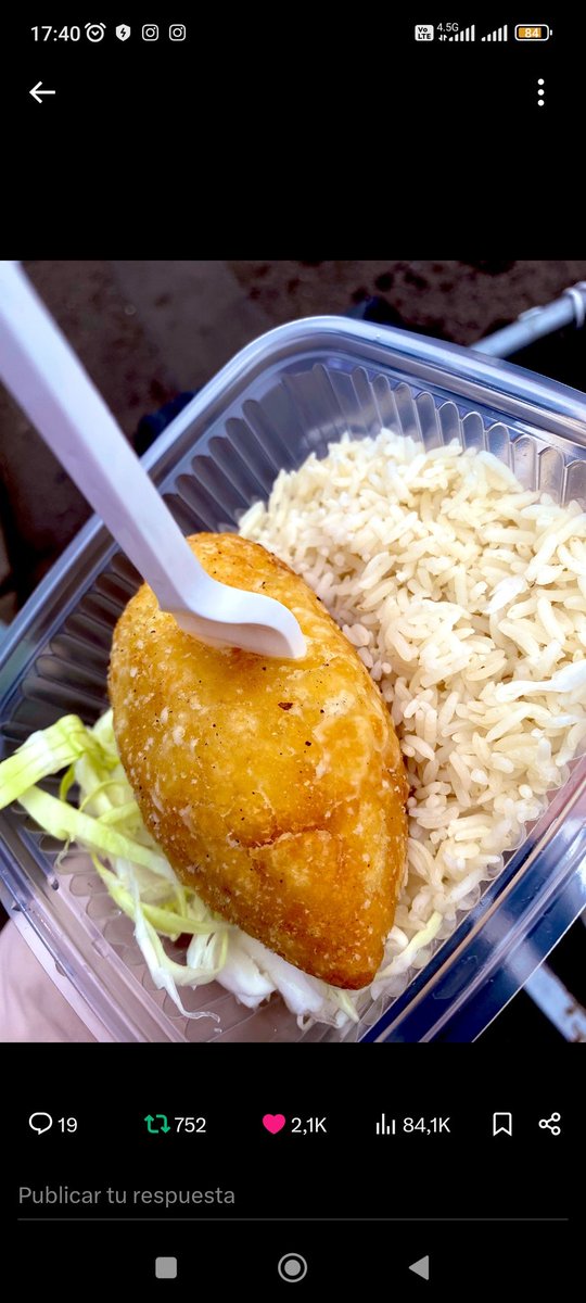 Estoy vendiendo papitas rellenas en Jr Francisco moreno 946 a 2 cdras de Angamos, a sólo S/5.00 pro salud para cubrir las terapias y vitaminas de mi pequeño.
Agradezco me dejes un ❤️ y/o RT.
Mi teléfono es el 984878900.
De L-S 4pm en adelante 🍽️