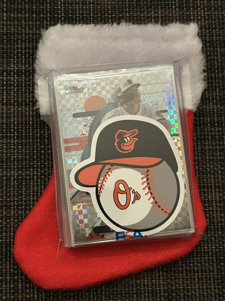 Want an Os stocking stuffer? Like retweet and follow.  I’ll select one lucky winner tomorrow night to receive this one (and yes there’s an auto in it.) #Birdland #HappyThanksgiving #TurkeyDay