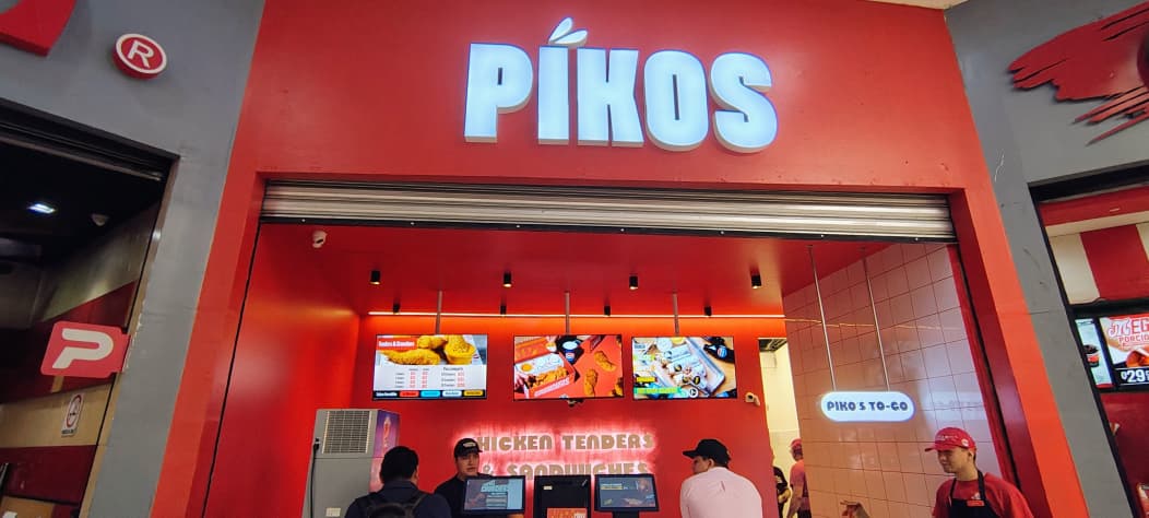 GtLiberal's tweet image. #PIKOS anunció la apertura de su sexta sucursal en Eskala Roosevelt.  Pikos promueve recetas donde el "pollo", es el principal elemento para que disfruten las familias guatemaltecas.