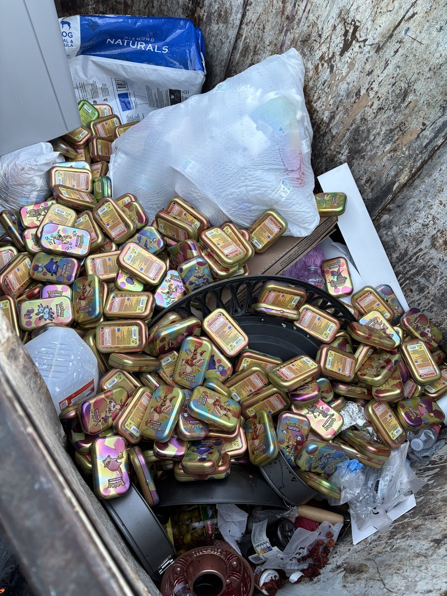 FlockMastaMon's tweet image. Jeez one of my neighbors is a scalper