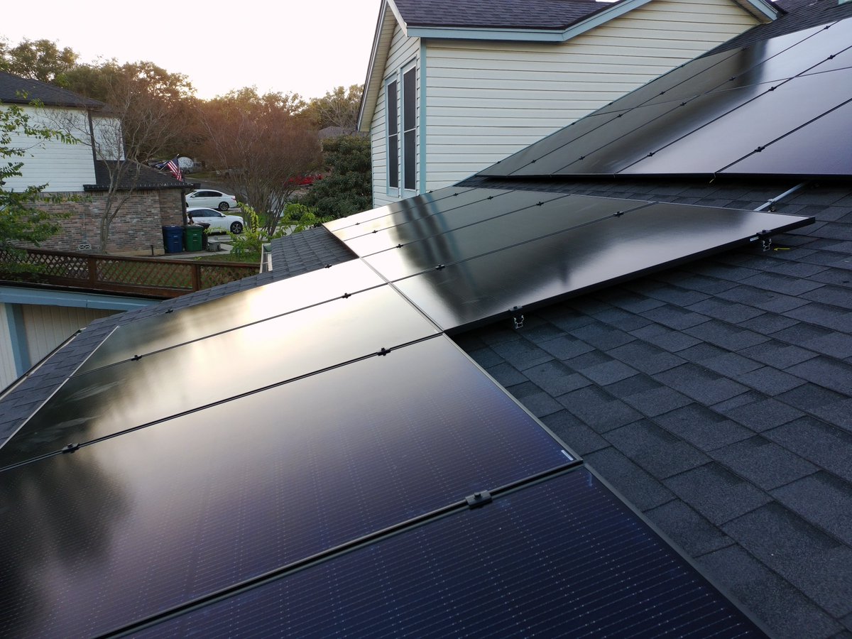 RealHiView's tweet image. Drone Photography for Solar Panel Installation Inspections - Unedited