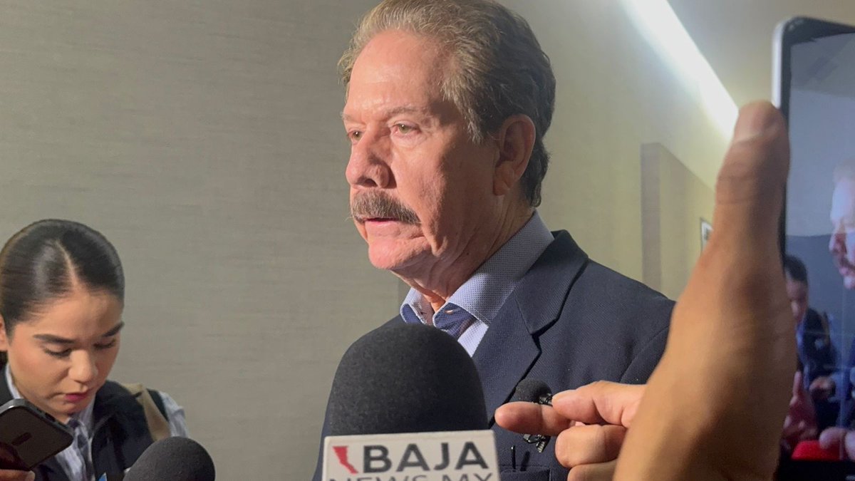 TIJUANA | El presidente del CCE Tijuana, Roberto Lyle Fritch, respaldó la iniciativa impulsada por la asociación de Rufo Ibarra para fortalecer la educación básica y recuperar la enseñanza de valores en primarias y secundarias.

La propuesta busca reforzar asignaturas clave como