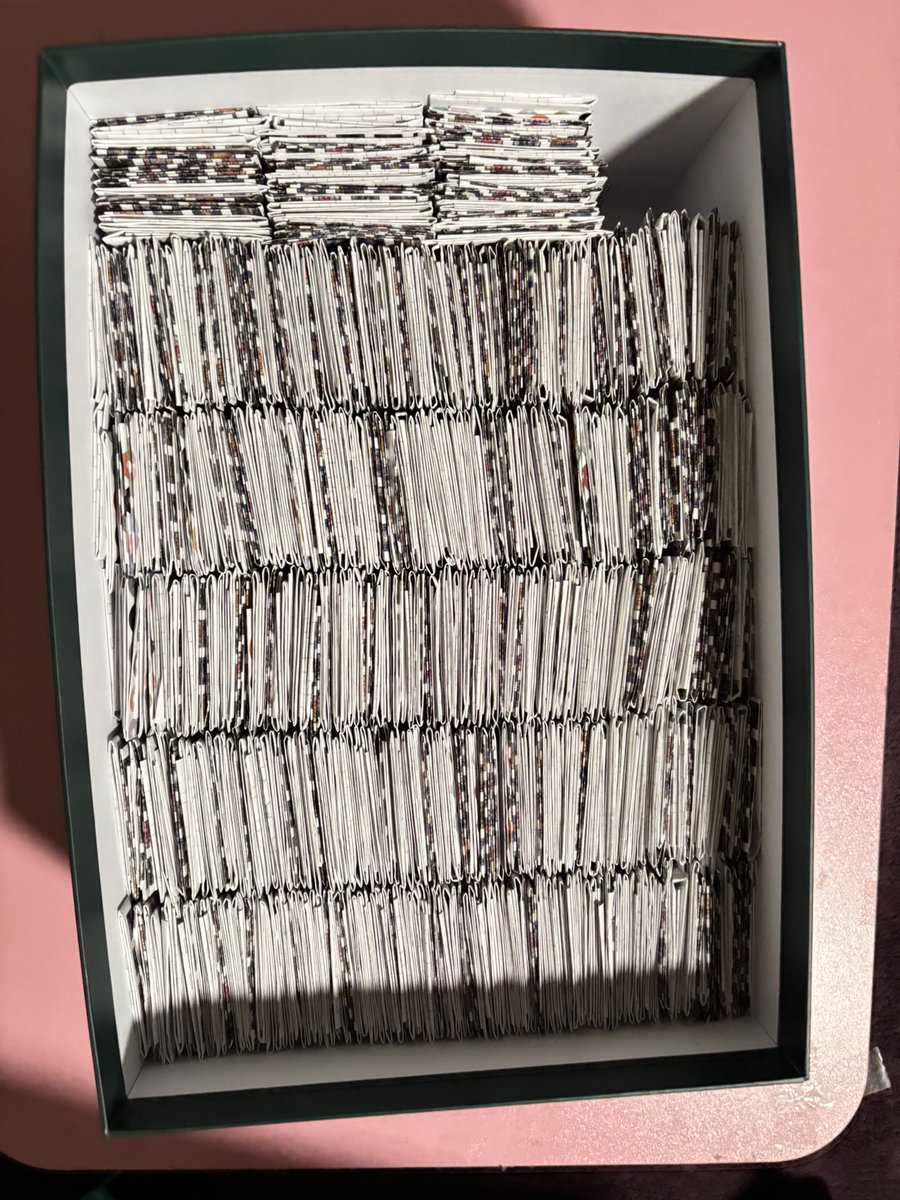 Willow_Reads's tweet image. 500 folded collection booklets later… 😭