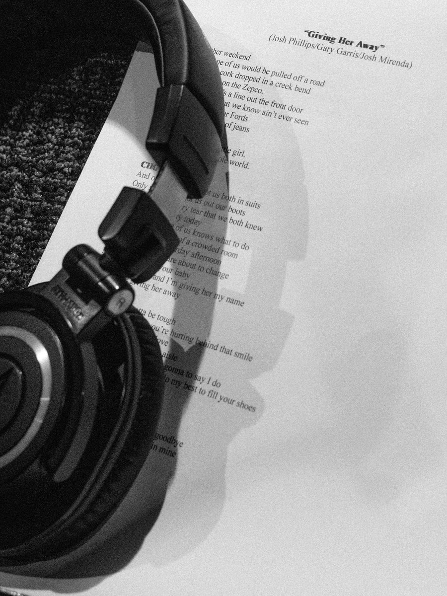 lukecombs's tweet image. Soon