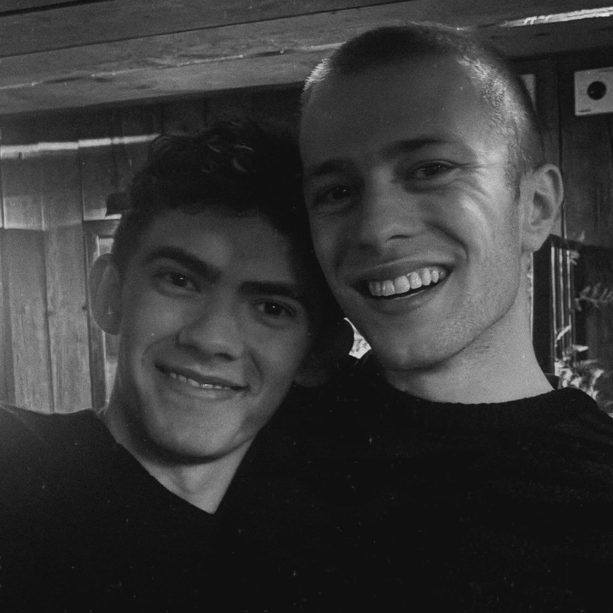 sprjngbags's tweet image. day 5 without them… 😣