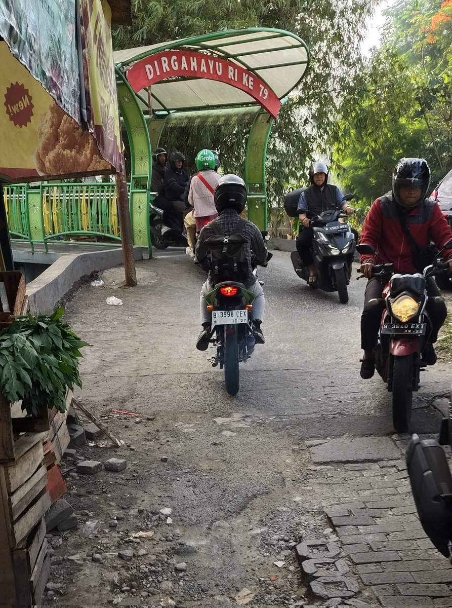 Jalan hembusan belakang MAN 4 / samping fedex efektif menghindari galian pondok pinang, 
Belum banyak yang tau dan ngak saya kasih tau 😂😂😂