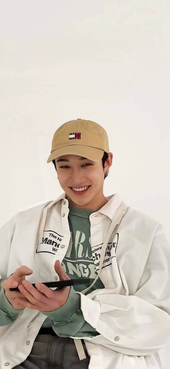 skz_anon_143's tweet photo. Chan is kind, patient, dedicated, loyal, hardworking, honest, selfless, funny, &amp; caring.

He makes me want to be all of those things consistently for the people around me. He makes me want to be better.

#CornyForChan #StrayKids #ChanIsOurHome #FixChansAlgo #BangchanBestLeader https://t.co/xXGWYKv7lA