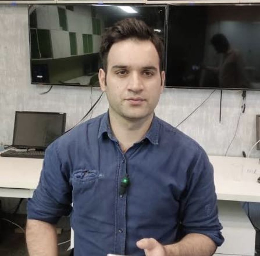 سہراب برکت کو 'اغوا' نما گرفتاری پر بھرپور آواز اٹھاہیں۔

سوشل میڈیا لڑائ جھگڑا چھوڑدے۔ایک ایک کر کے سب کو گرایا جا رہا ہے۔