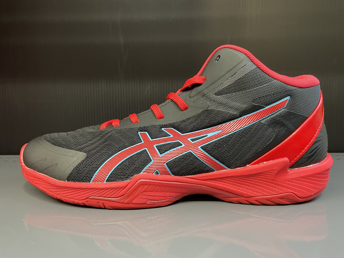 g2_shinjuku's tweet image. 【#オーダーシューズご紹介】

#アシックス バレーボールオーダーシューズ ミドルカット ¥19,800

仲良しの海外のお客さまが海外に戻ってしまったのでメールでデザインを📩
先日再来日でお受け取りにきてくれました🎶
いつもありがとうございます😊

#asicsvolleyball
#ギャラリー2新宿店