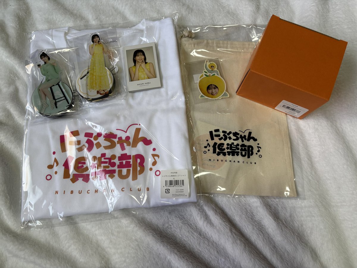 丹生ちゃんのグッズ届いた！！！ サイン入りのチェキ風カード入って