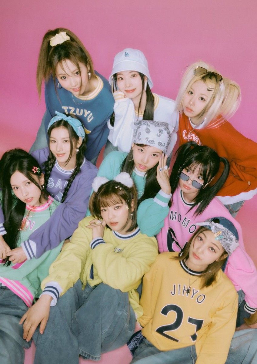 jenniescharts's tweet image. JENNIE (4) becomes the female K-pop act with the most RIAA certifications in US history surpassing TWICE (3)