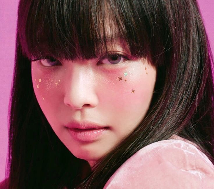 jenniescharts's tweet image. JENNIE (4) becomes the female K-pop act with the most RIAA certifications in US history surpassing TWICE (3)