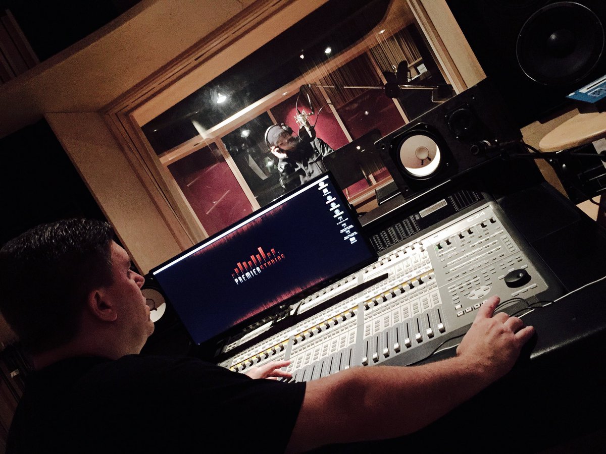 RoyalTMixes's tweet image. Hit me Up if u to get your music or your mixing skills sounding amazing for 2026 &amp;amp; beyond!! #artistdevelopment #recordlabel 
 #consulting #soundtrackcurator #Fullsail #productioncompany
#audiomixing #mixengineer #protools   #musicproducer #mastering #ZoomPTmixingLessons