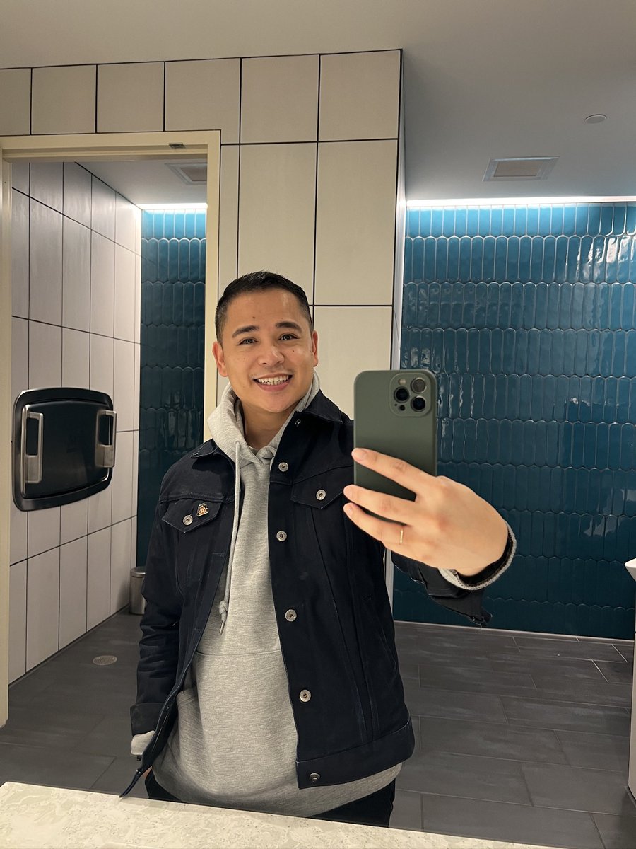 eeekitseric's tweet image. ✌🏽 be with you