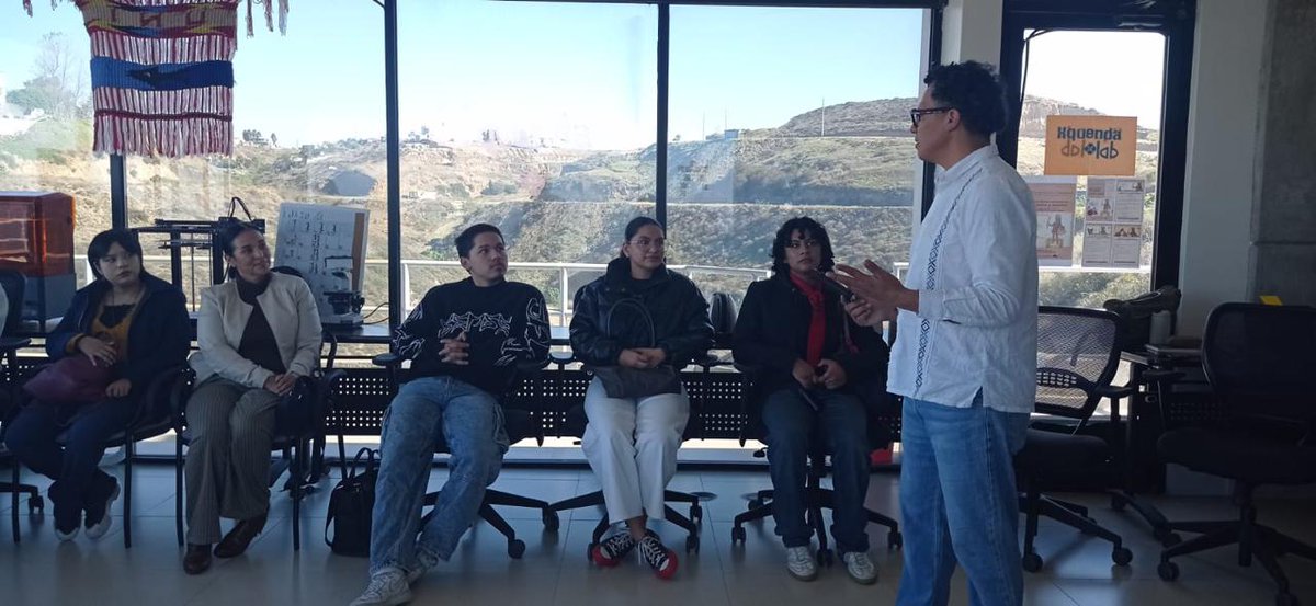 elcolef's tweet image. Estudiantes de la #UNID Campus Tijuana, visitaron las instalaciones de Xquenda Lab, para conocer los distintos procesos que se llevan a cabo dentro del laboratorio; desde impresión 3d, hasta bordados con bio-hilo y el tratamiento de bio-cueros.

¡Gracias por su visita! 🚌✨