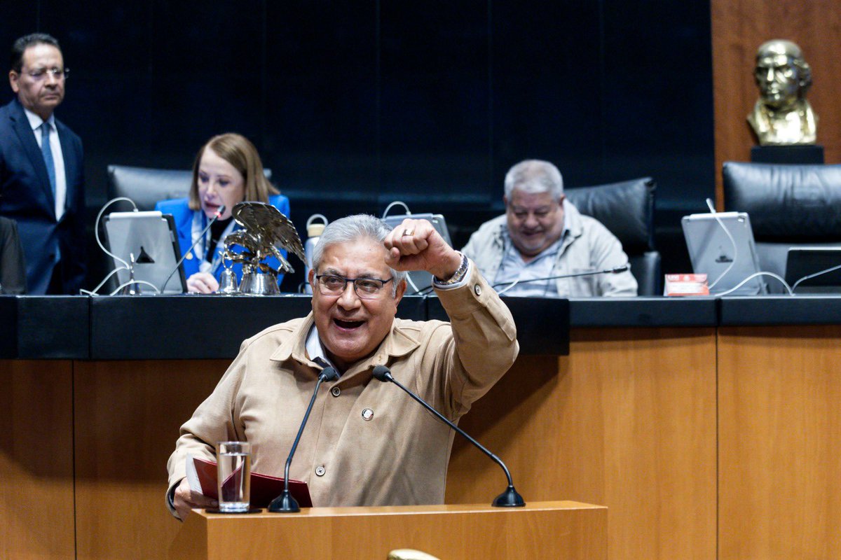 👏 ¡Día histórico para el sindicalismo mexicano! La <a href="/Mx_Diputados/">H. Cámara de Diputados</a> aprobó por unanimidad las reformas impulsadas por el senador y Srio. Gral. del #SNTE, Alfonso Cepeda Salas, para que nunca más haya injerencia de servidores públicos en los sindicatos.