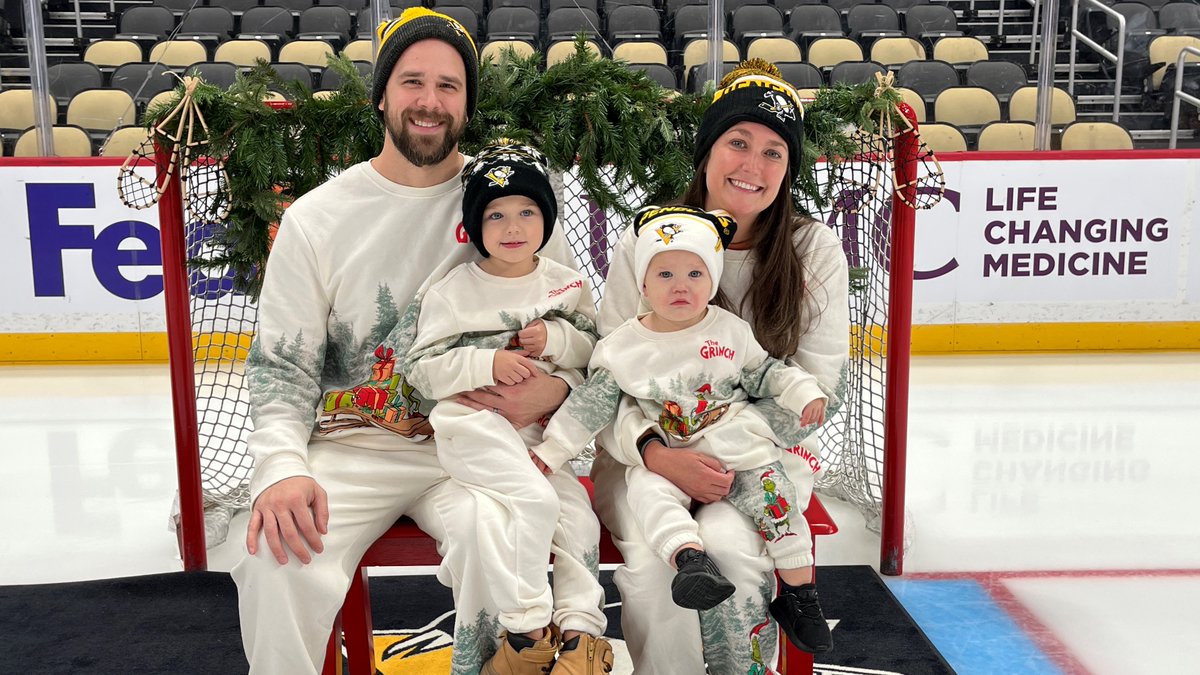 Pens Tickets tweet media