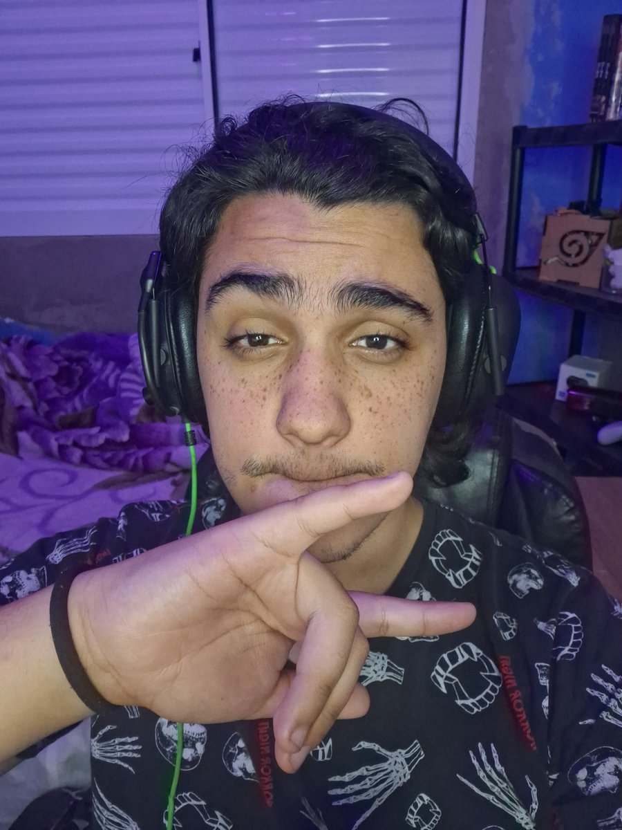 Abri live 

Twitch.tv/kaaickleg