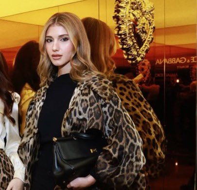 أشقر وكحل أسود وتايقر 
خيال خيال خييااااااااال 
#شيرين_بيوتي