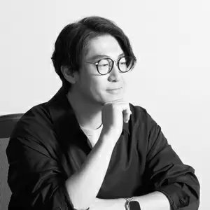 ms256k1's tweet photo. 【メディア掲載】
週刊BCNさんに取材いただきました。起業家としてのこれまでの経験に加え、NodeXとして「日本からグローバルスタンダードを狙う」取り組みと、その先にあるビジョンについてお話ししています。

取材はとても和やかな雰囲気で進めていただき、難しいテーマにもかかわらず、要点を非常にコンパクトにまとめていただいたBCN堀さんと編集部の皆さまに感謝です。（少し恥ずかしいですが）かっこいい写真もたくさん撮っていただきました📷

記事は有料ですが、ぜひご覧ください：
https://t.co/wrd2oxTyRA