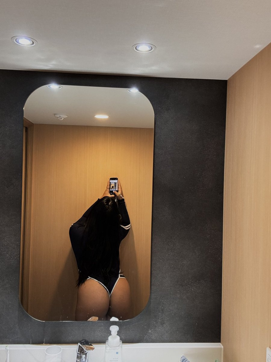 findomrai's tweet image. Now sniff