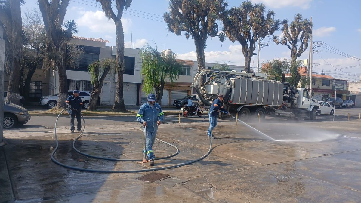 MetepecOPDAPAS's tweet image. Reconocemos el compromiso de nuestro equipo. Cada día, nuestras cuadrillas realizan trabajos esenciales para garantizar un servicio eficiente y seguro para la ciudadanía. Seguimos avanzando, con dedicación y resultados visibles.
#EstamosEnLaRuta
@FerFlores_Emp 
@MetepecGobierno