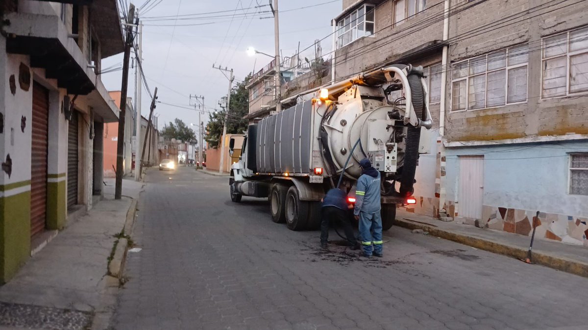 MetepecOPDAPAS's tweet image. Reconocemos el compromiso de nuestro equipo. Cada día, nuestras cuadrillas realizan trabajos esenciales para garantizar un servicio eficiente y seguro para la ciudadanía. Seguimos avanzando, con dedicación y resultados visibles.
#EstamosEnLaRuta
@FerFlores_Emp 
@MetepecGobierno