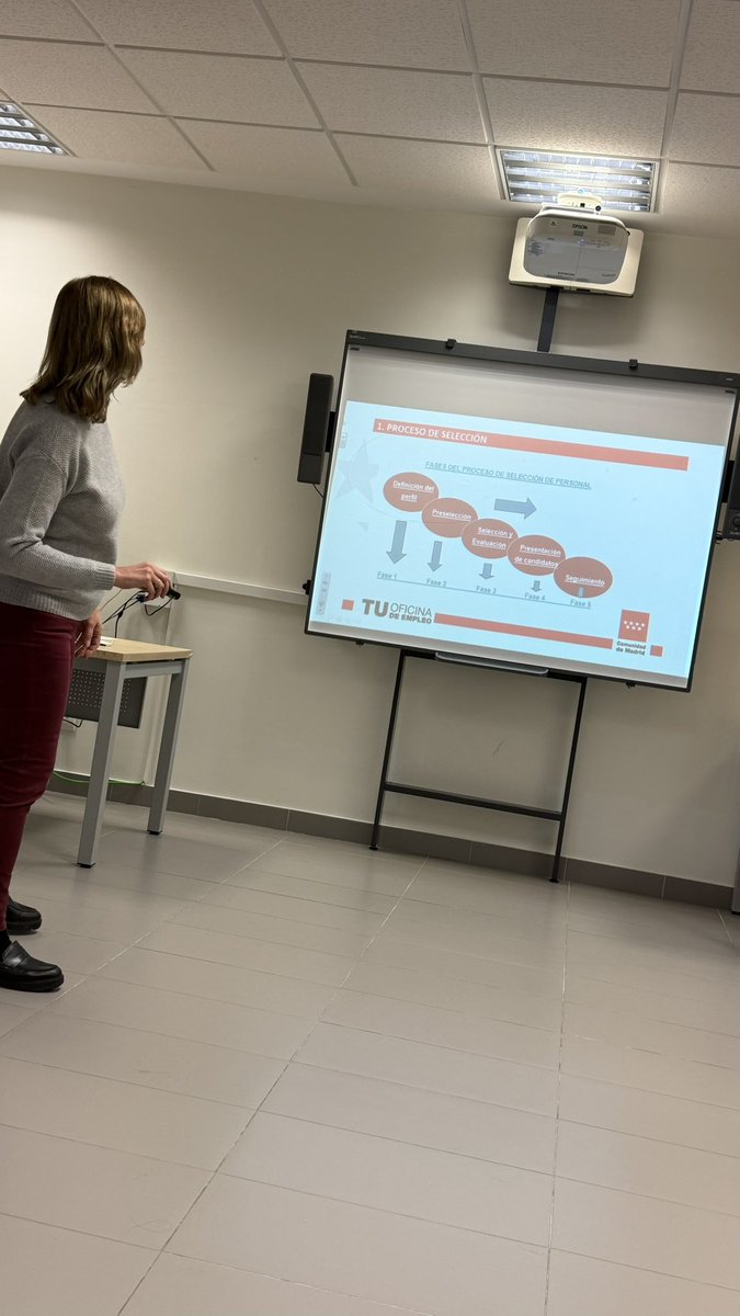 LeninMKT's tweet image. Para un Community Manager, la clave está en evidenciar competencias: gestión multicanal, medición de KPI, capacidad analítica y dominio de herramientas de automatización. Y muy importante el portafolio debe demostrar impacto y criterio estratégico.

#RRHH #CommunityManager